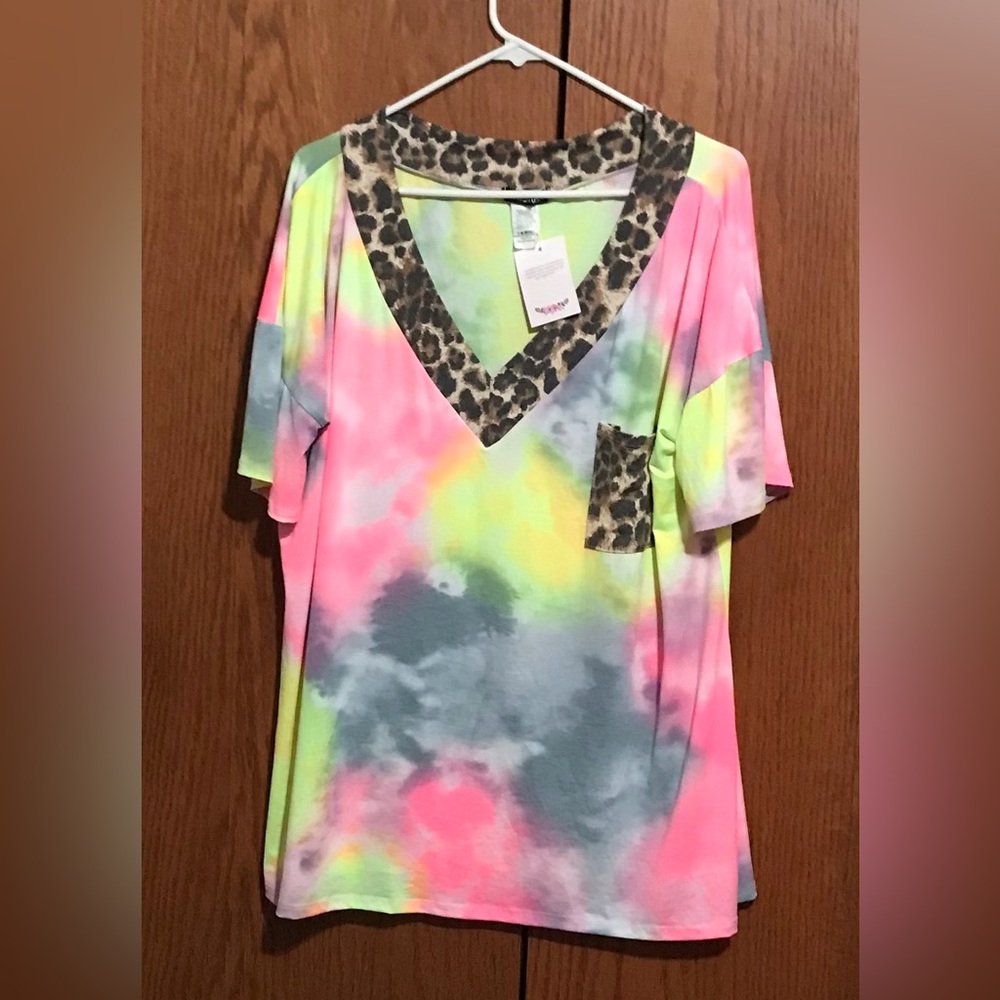 NWT Heimish USA Size 3XL Tie-Dye V-Neck Top Shirt with Leopard Trim
